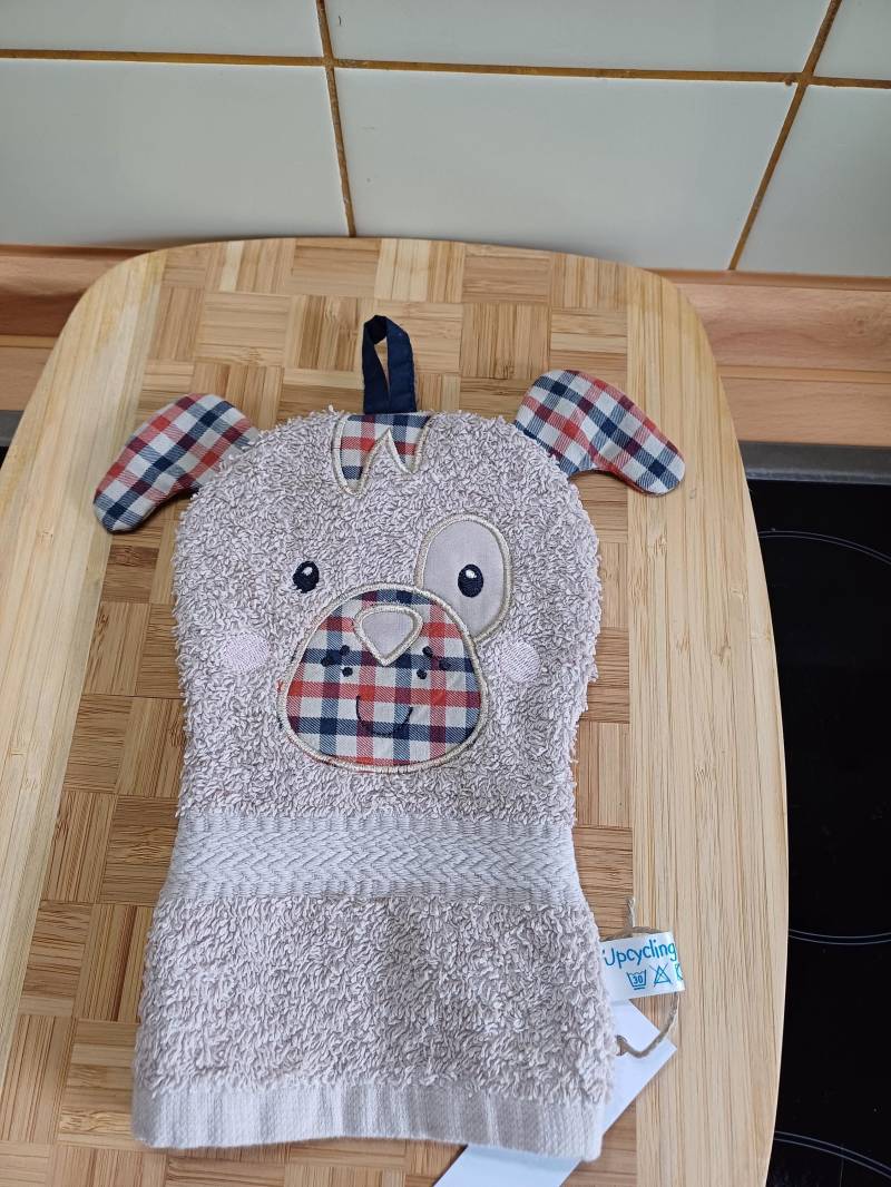Tier-Waschlappen Hund Beige - Upcycling Unikat Handarbeit #303 von Etsy - UpcyclingbyPaMue