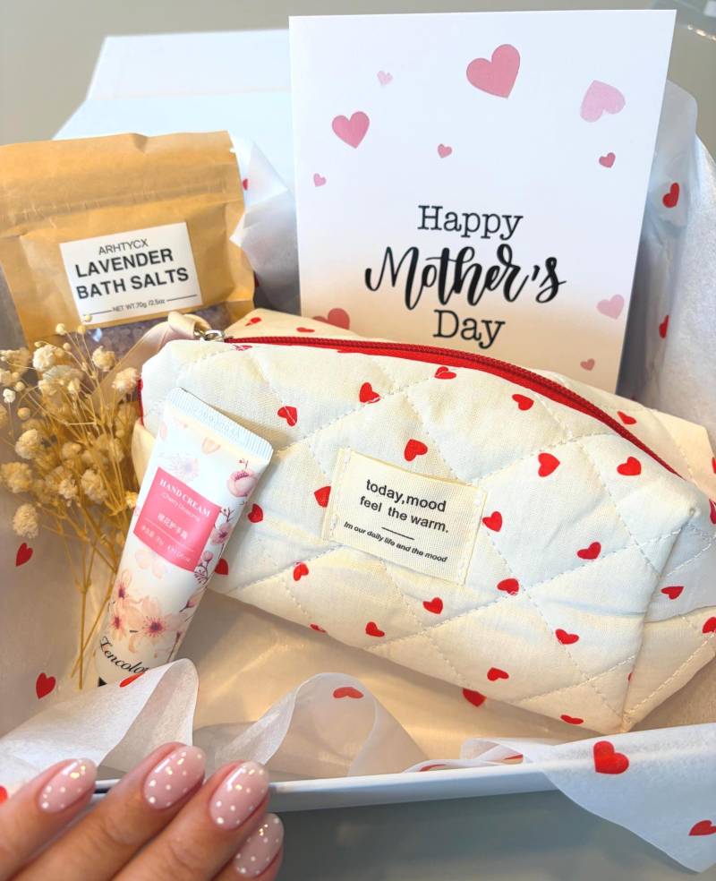 Personalisierte Geschenkbox Mama - Muttertag Geschenk, Geburtstag Geschenk Für Mama, Geschenkset Frau, Kosmetiktasche, Nach Geburt Personalisierte Geschenkbox Mama - Muttertag Geschenk, Geburtstag Geschenk Für Mama, Geschenkset Frau, Kosmetiktasche, Nach Geburt von Etsy - VRAEULEIN
