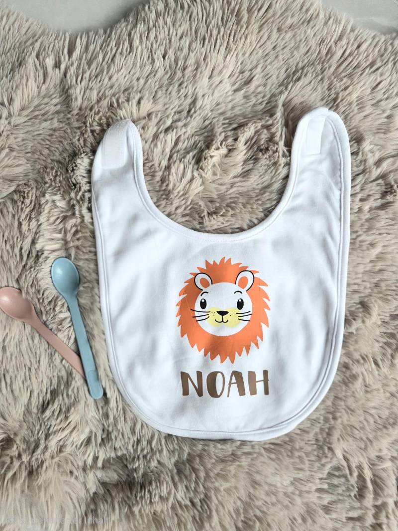 Baby Lätzchen Handgezeichnetes Tiermotiv | Löwe Personalisiertes Geschenk Zur Geburt Babyparty Biobaumwolle von Etsy - VanillaPieces