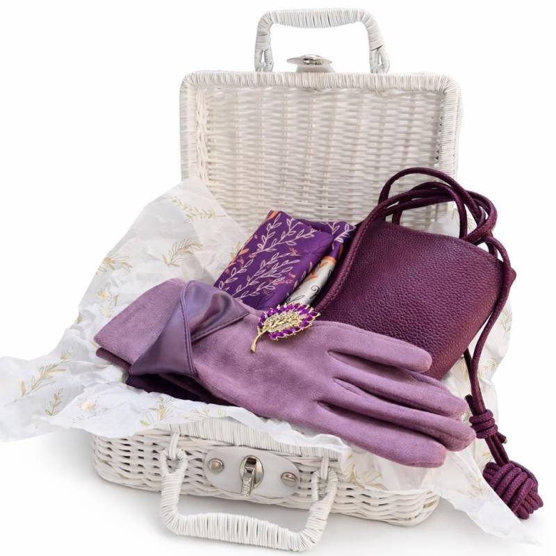 Lila Geschenkbox Für Sie, Erschwingliches Selbstpflegeset, Bereit Zum Geschenkkorb von Etsy - VeeArtAura