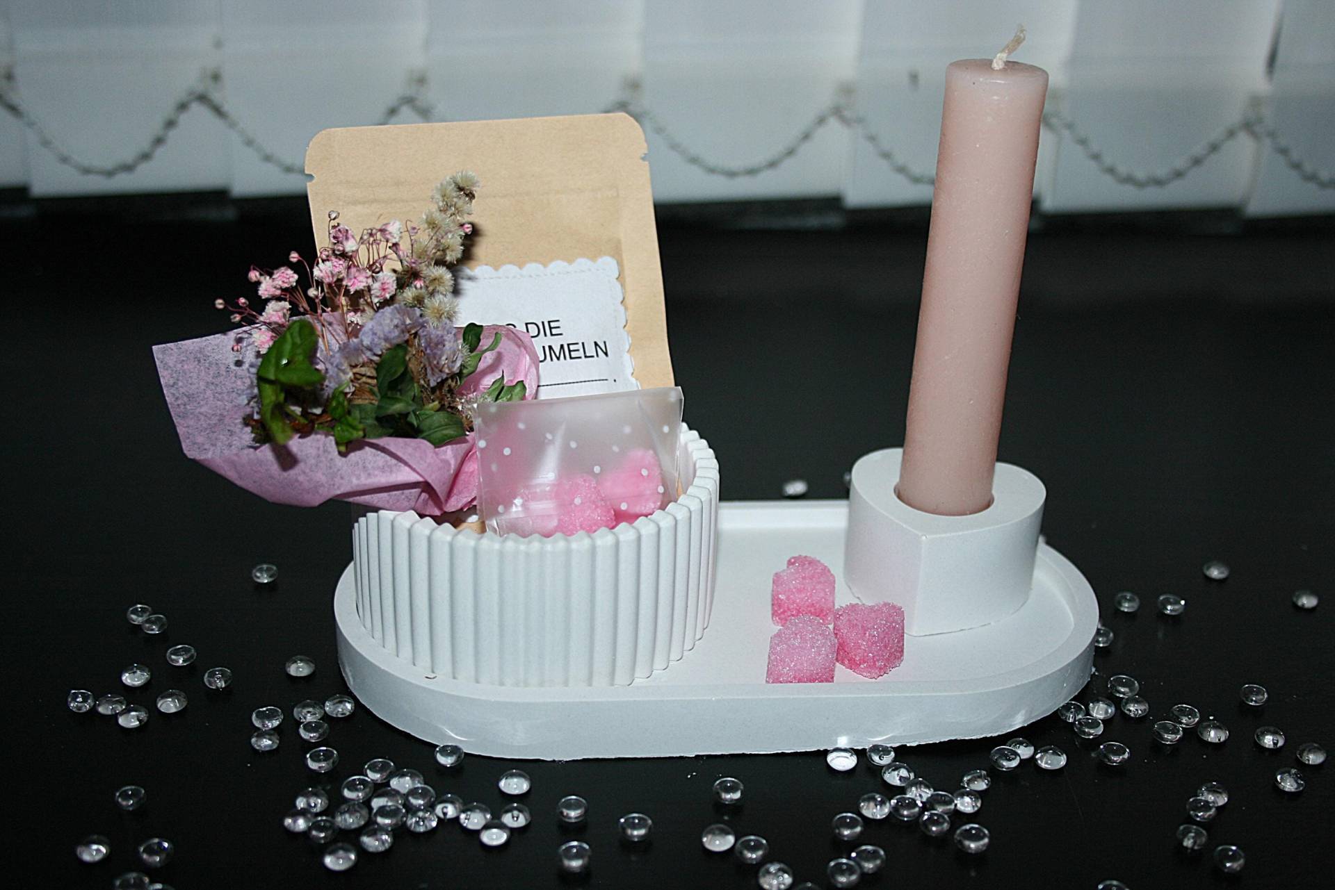 Geburtstagsgeschenk, Geschenk Set, Raysin, Kerze, Tee, Überraschung, Mitbringsel, Handgefertigt Freundin, Blume Geburtstagsgeschenk, Geschenk Set, Raysin, Kerze, Tee, Überraschung, Mitbringsel, Handgefertigt Freundin, Blume von Etsy - VerpackungsART