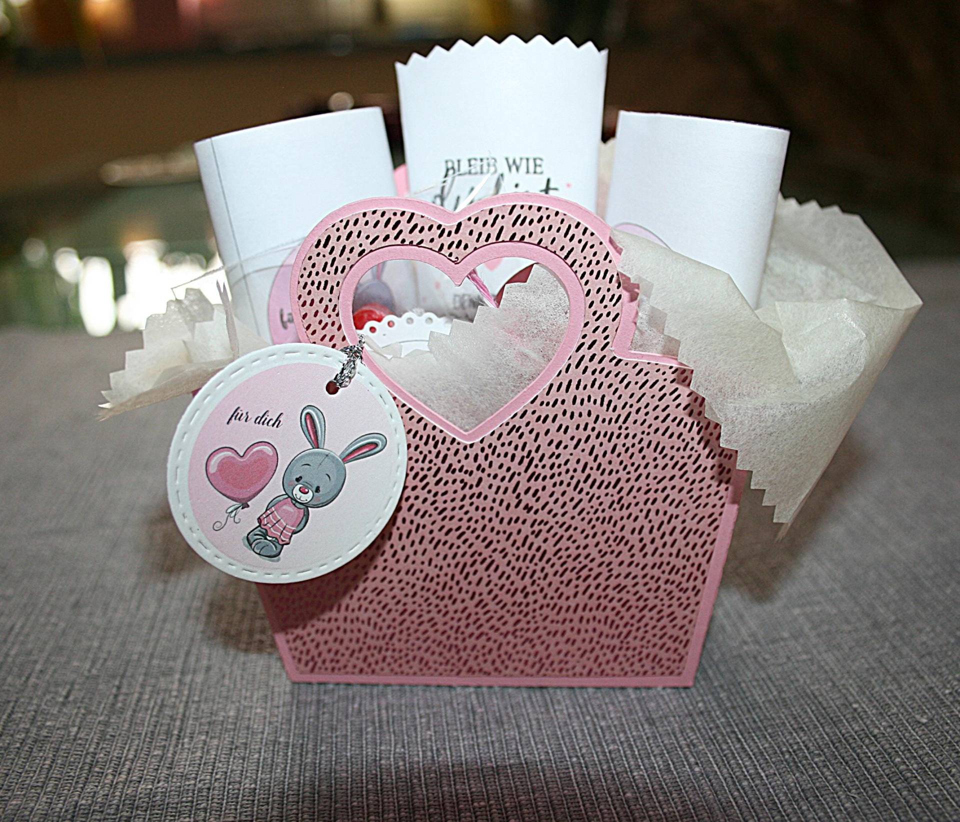 Wellnesstasche, Geschenk, Valentinstag, Geburtstag, Muttertag, Seifenherzen, Krankenhaus, Krank, Genesung, Freundin, Überraschung, Goodie von Etsy - VerpackungsART