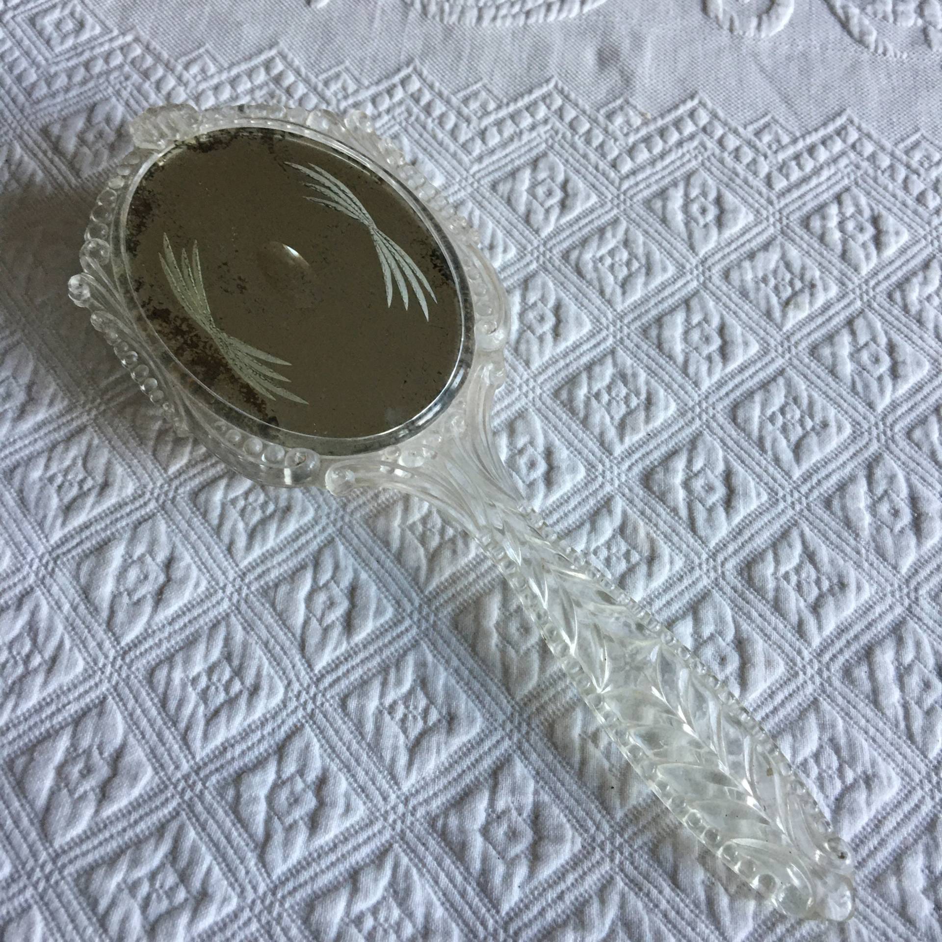Vintage Art Deco Spiegel Rückbürste. Klarer Dekorativer Pinselgriff Aus Kunststoff Und Einfassung Mit Geätztem Spiegelrücken. Naturborsten Vintage Art Deco Spiegel Rückbürste. Klarer Dekorativer Pinselgriff Aus Kunststoff Und Einfassung Mit Geätztem Spiegelrücken. Naturborsten von Etsy - VeryVictorianStudio