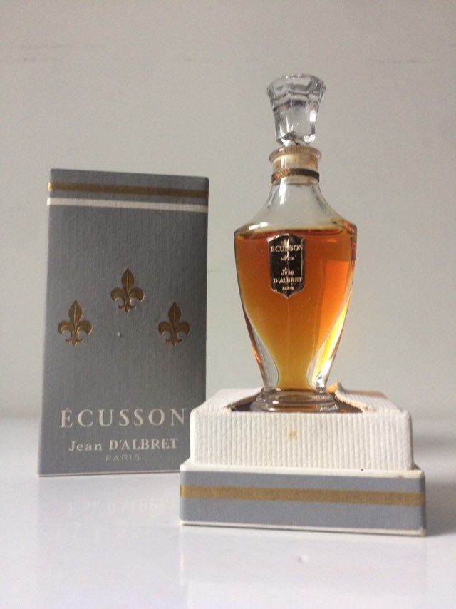 Ecusson Von Jean D'albret 1948 Pure Parfum Extrait 15 Ml von Etsy - VibaVintage