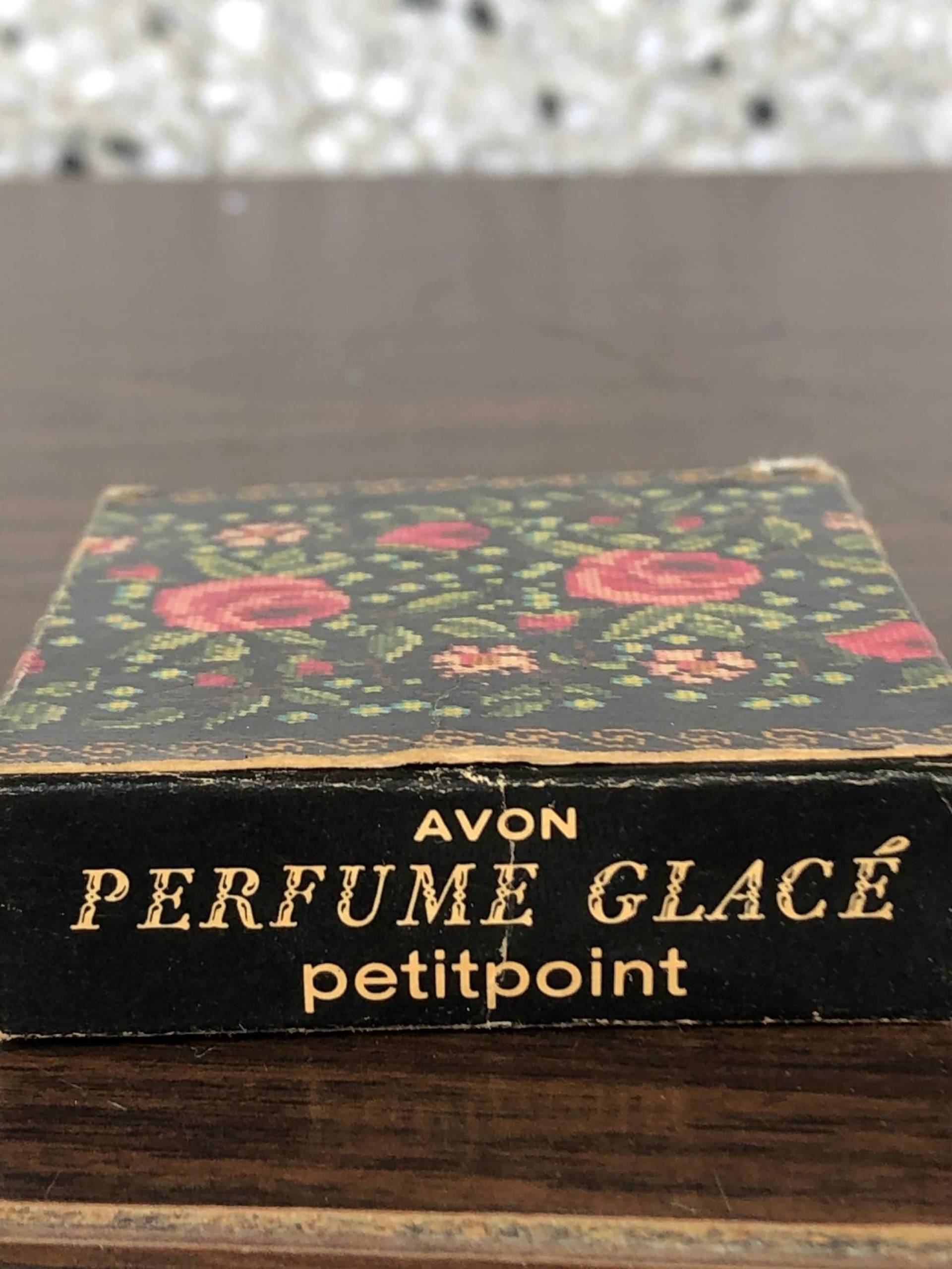 Avon Parfum Blick Petit Point | Getrocknet von Etsy - VickysVintageVenue