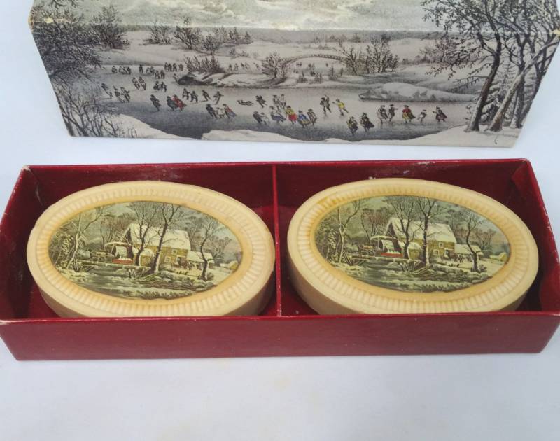 1976 Avon 1876 Winterlandschaften Set 2 Stay Beautiful Soaps W/Original Box, Currier & Ives Lithographie "Winter in The Country Old Grist Mill von Etsy - VictorianWardrobe