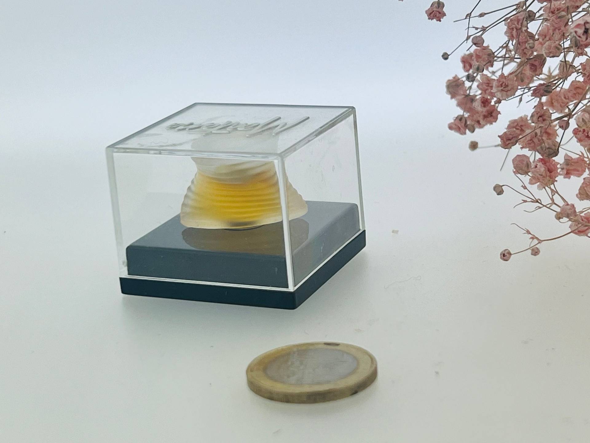 Vintage Parfum De Peau By Montana | 1993 | Eau Parfum 2 Ml Miniatur Vintage Parfum De Peau By Montana | 1993 | Eau Parfum 2 Ml Miniatur von Etsy - VintagGlamour