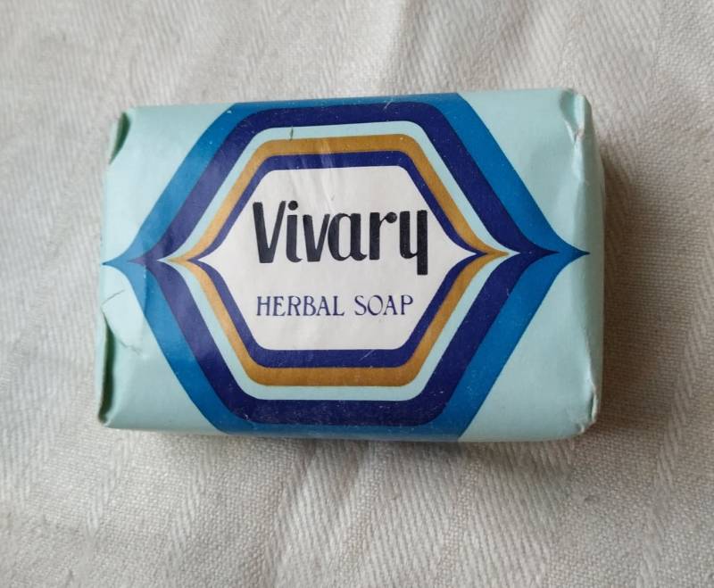 Vintage Seife Bar Kräuterseife Vivary Made in India Vivary Sammler Bad Küche Dekor von Etsy - VintageEssenceGoods