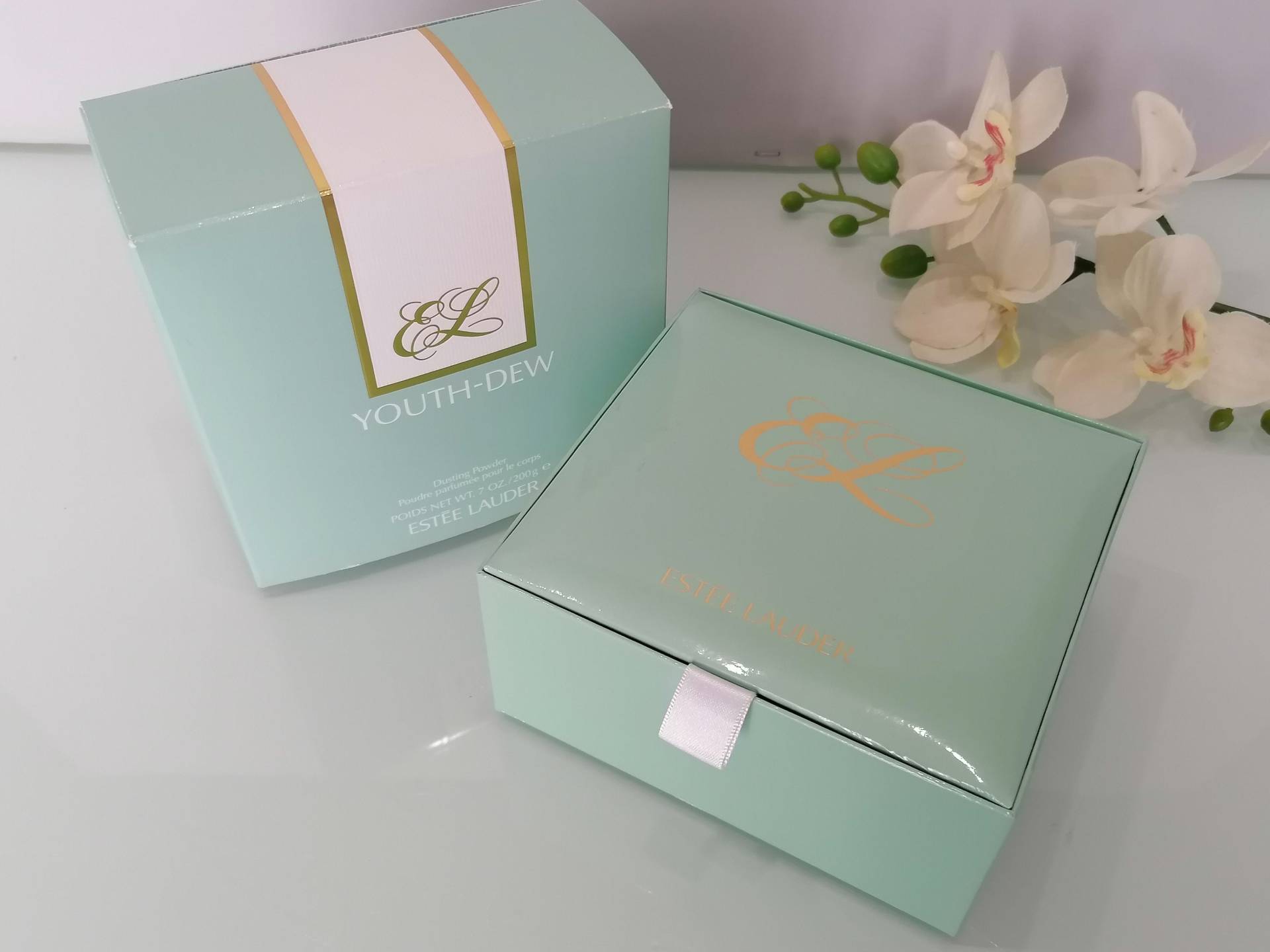 Estee Lauder Jugendtau Parfümierte Staubpuder 200G Versiegeltes Seltenes Vintage Geschenk Für Sie von Etsy - VintageItalienstyle