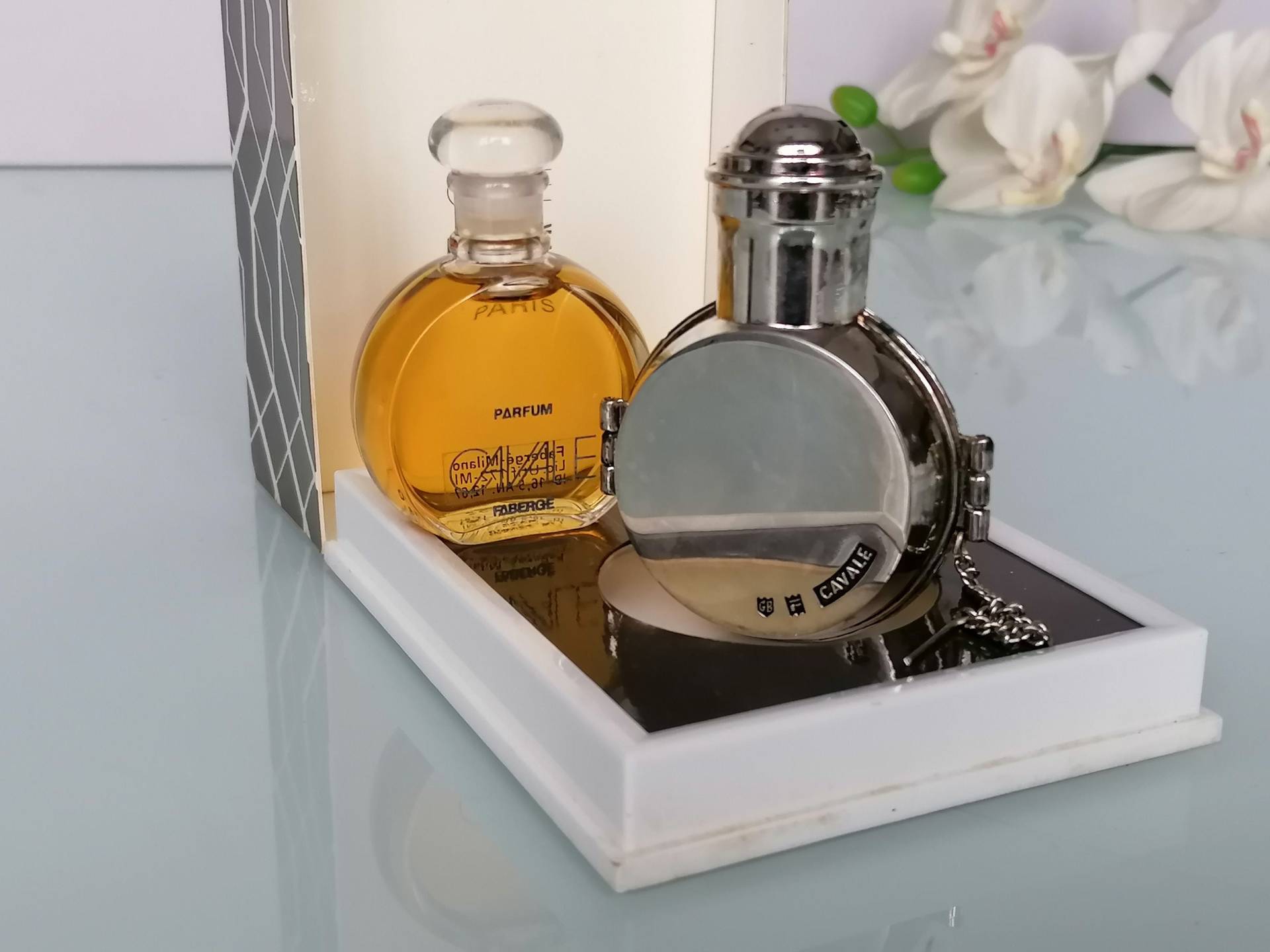Faberge Cavale Parfüm/Extra 1/2 Fl.oz, Oder 15 Ml, in Metallgehäuse, Seltene Vintage 1970Er Jahre Faberge Cavale Parfüm/Extra 1/2 Fl.oz, Oder 15 Ml, in Metallgehäuse, Seltene Vintage 1970Er Jahre von Etsy - VintageItalienstyle