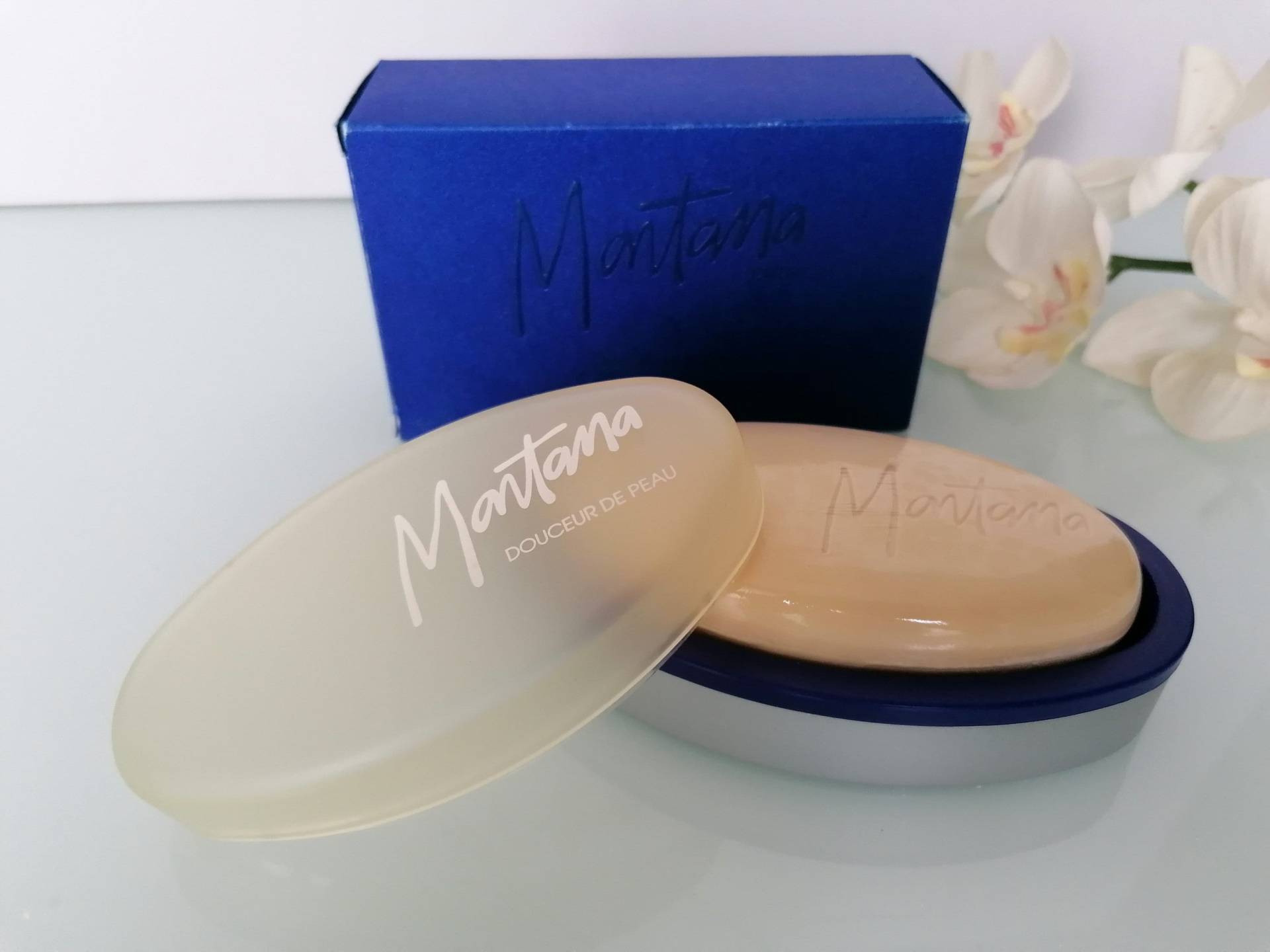 Vintage Parfümierte Seife Montana Parfum De Peau 150 G Badeseife Für Frauen Mit Blauem Halter Vintage Parfümierte Seife Montana Parfum De Peau 150 G Badeseife Für Frauen Mit Blauem Halter von Etsy - VintageItalienstyle