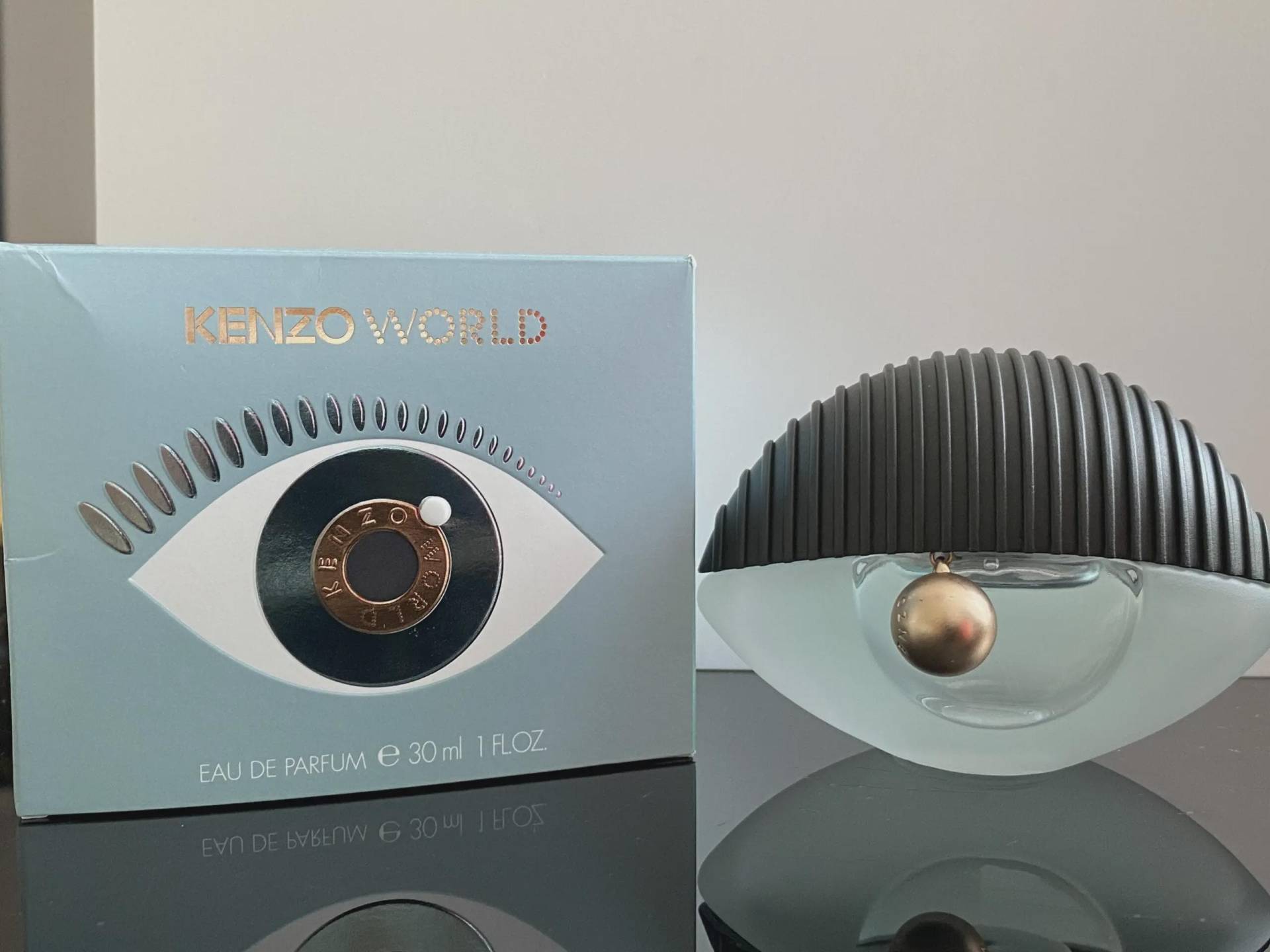 World - Eau De Parfum 30 Ml Vapo World - Eau De Parfum 30 Ml Vapo von Etsy - VintagePerfumeGarden