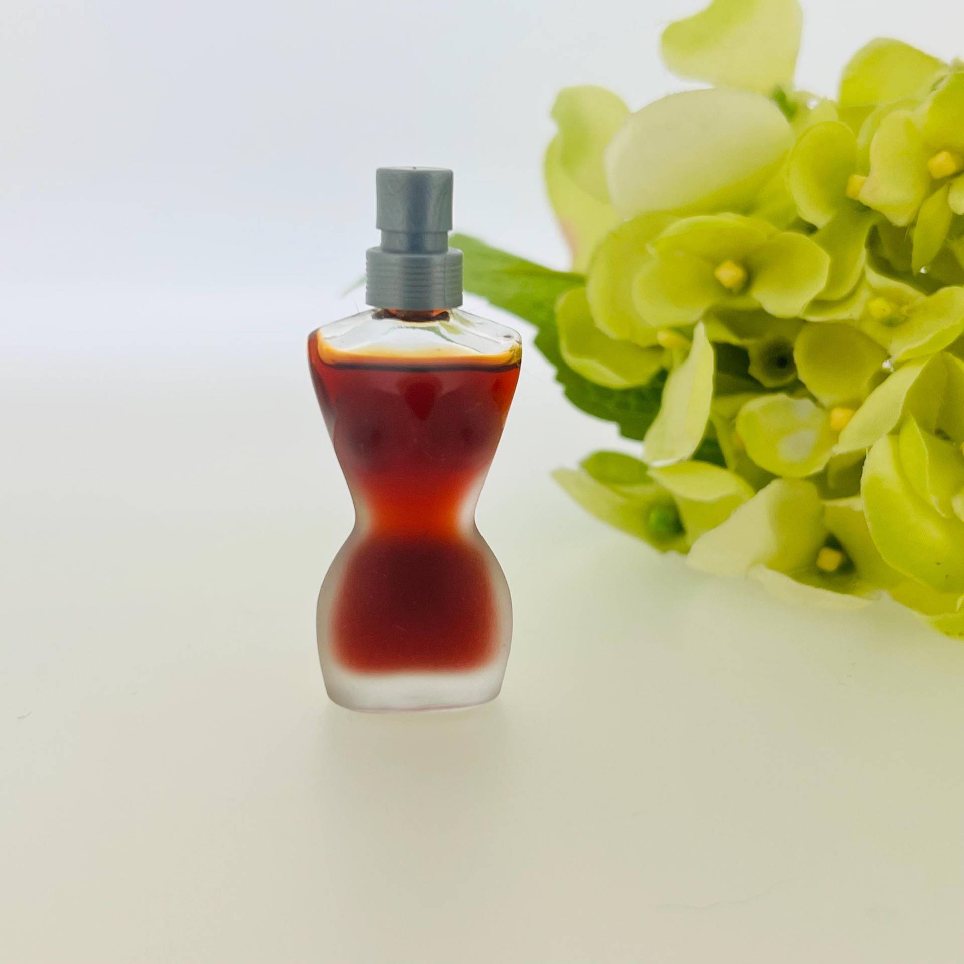 Classique Jean Paul Gaultier 1993 Eau De Toilette Miniatur 3, 5 Ml Classique Jean Paul Gaultier 1993 Eau De Toilette Miniatur 3, 5 Ml von Etsy - VintagePerfumeShop