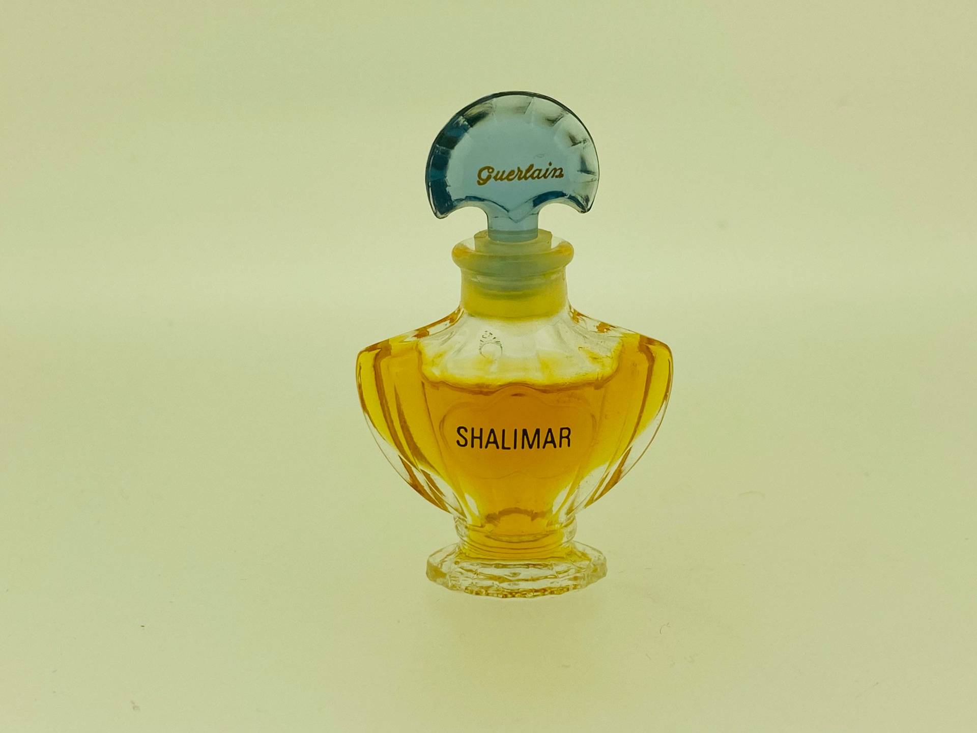 Vintage Shalimar Guerlain | 1986 Parfum Miniatur 2 Ml von Etsy - VintagePerfumeShop