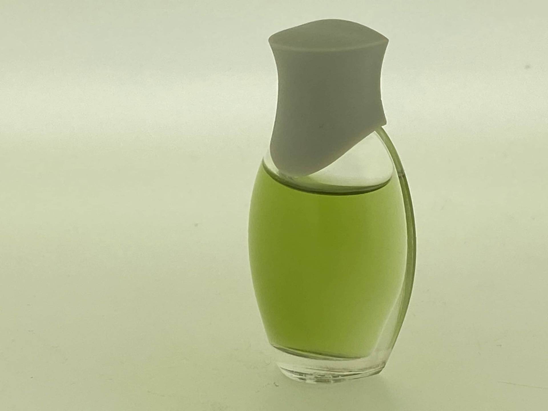 Millennia Avon 1996 Eau De Parfum Miniatur 4 Ml von Etsy - VintagePerfumeShop