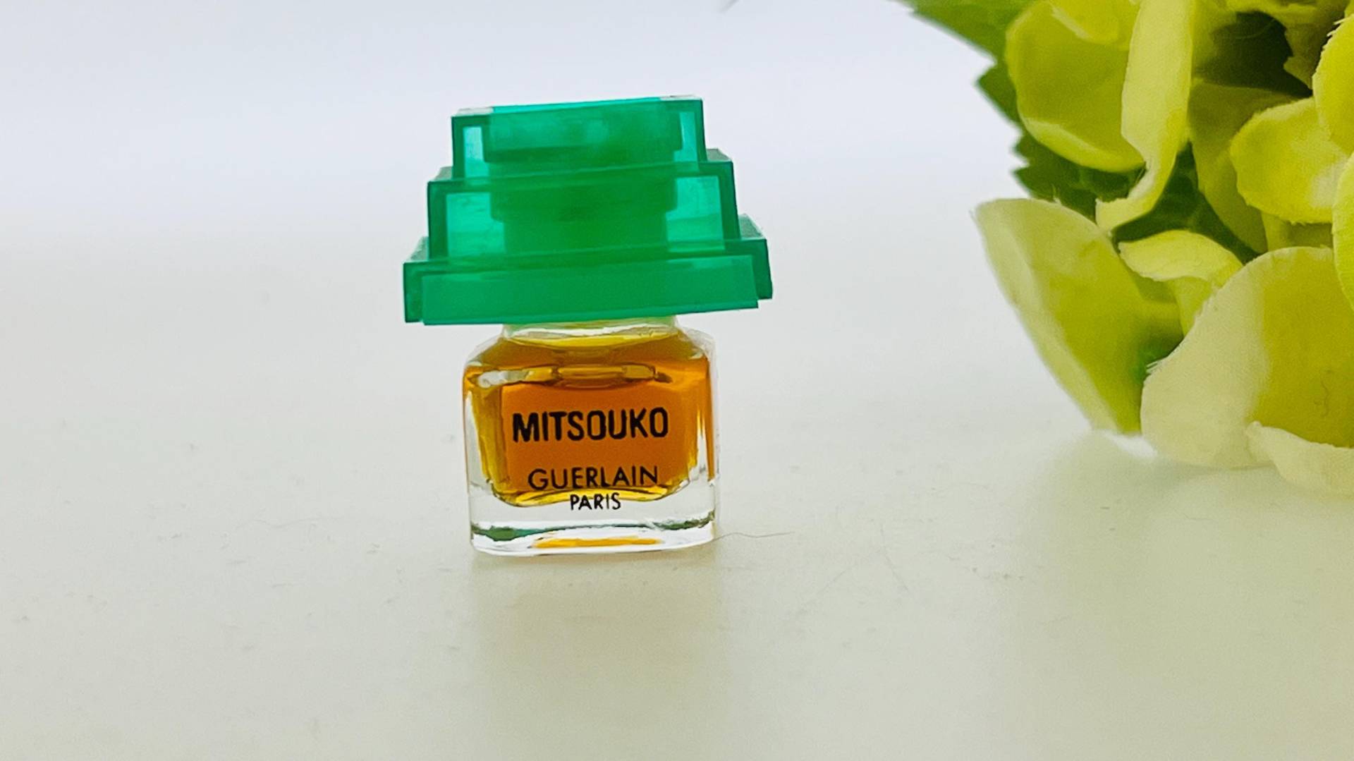Sehr Seltene Vintage Guerlain Mitsouko Mikro Mini Pagode Parfümflasche Extrait Parfum 1 Ml von Etsy - VintagePerfumeShop