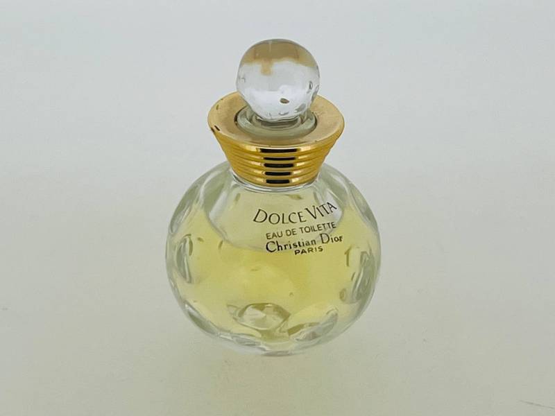 Vintage Parfum Miniatur Dolce Vita Dior 1995 Eau De Toilette 5 Ml Vintage Parfum Miniatur Dolce Vita Dior 1995 Eau De Toilette 5 Ml von Etsy - VintagePerfumeShop