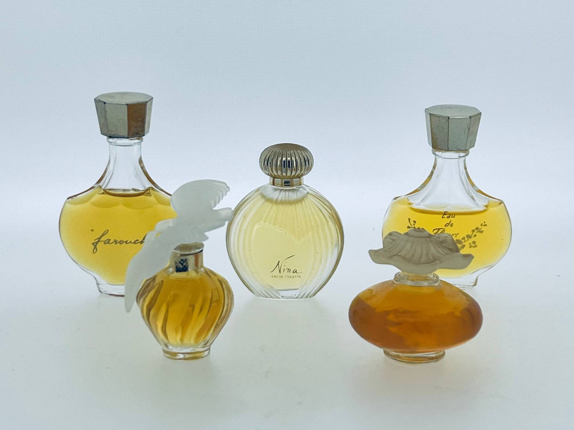 Vintage Set 5 Miniatur Nina Ricci, Fleur De Fleurs, Farouche, Nina, L'air Du Temps, Eau Toilette Mini Ml Vintage Set 5 Miniatur Nina Ricci, Fleur De Fleurs, Farouche, Nina, L'air Du Temps, Eau Toilette Mini Ml von Etsy - VintagePerfumeShop