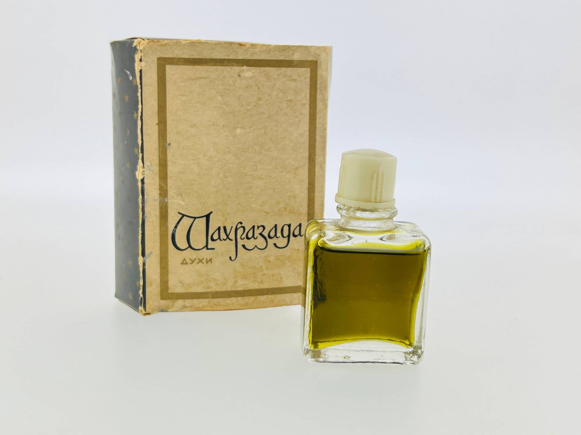 Vintage Shakhrazada, Alye Parusa Ukraine Parfum/Виntажные Духи Шахpraзава Уруса, Аlyе Паруса , Parfum 7 Ml Vintage Shakhrazada, Alye Parusa Ukraine Parfum/Виntажные Духи Шахpraзава Уруса, Аlyе Паруса , Parfum 7 Ml von Etsy - VintagePerfumeShop