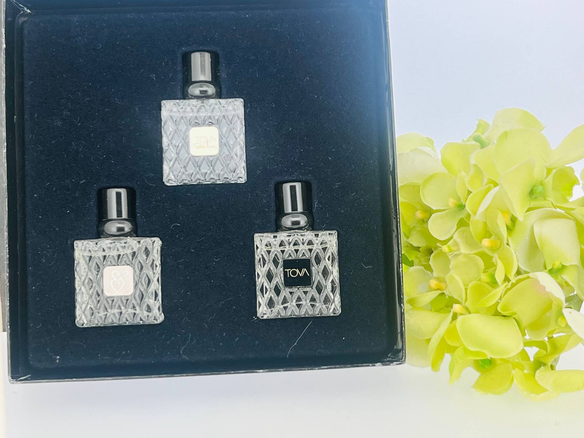 Vintage Tova Beverver Hills Set Nights, Body, Mind & Spirit 4 Ml Miniatur Vintage Tova Beverver Hills Set Nights, Body, Mind & Spirit 4 Ml Miniatur von Etsy - VintagePerfumeShop