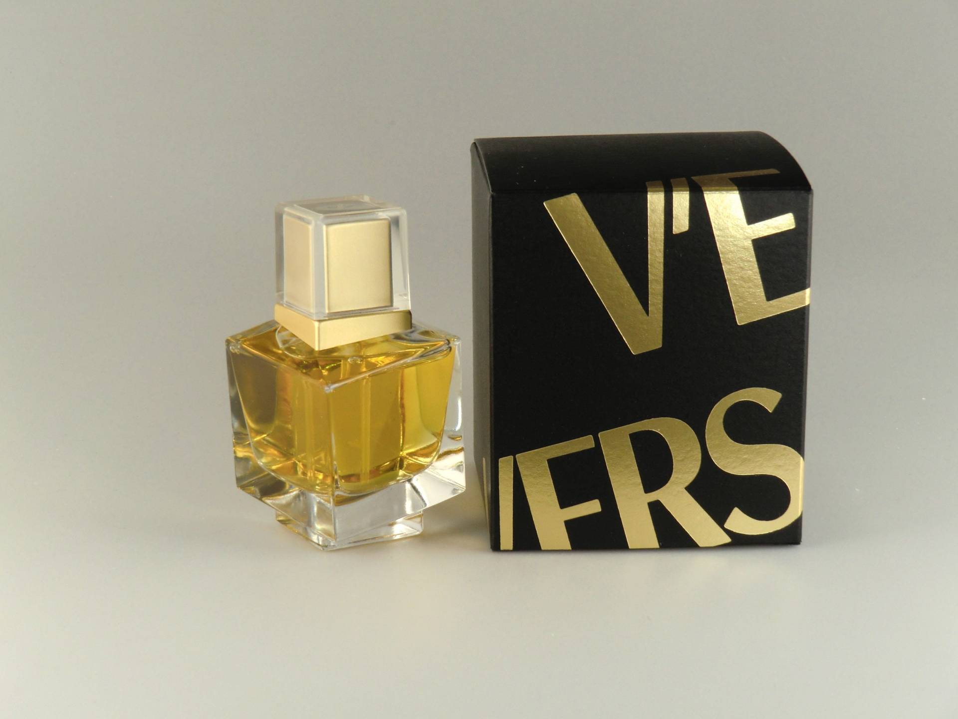 Original Vintage Gianni Versace Ve Eau De Parfum Spray 1.3/4 Fl.oz. /50Ml von Etsy - VintageRetroEu