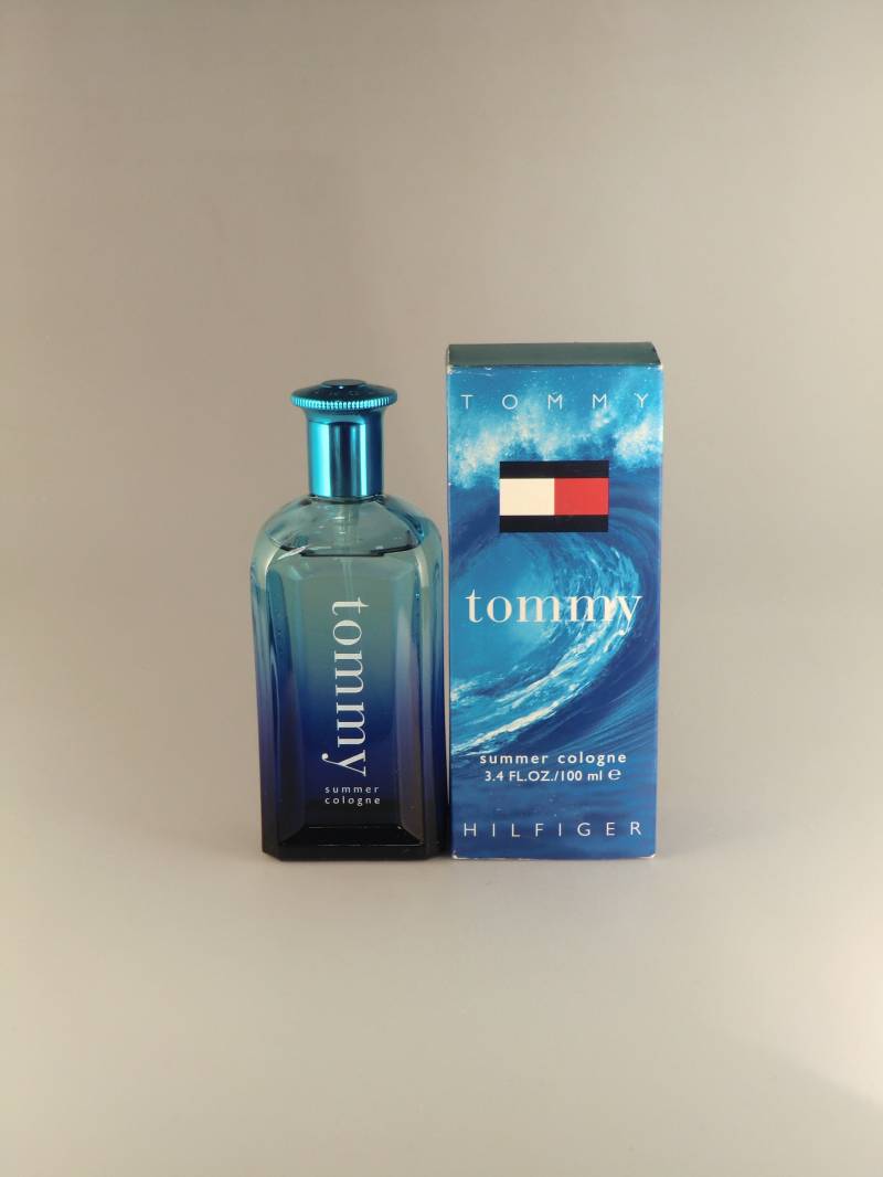 Tommy Hilfiger Summer 2003 Cologne Spray 3.4 Fl.oz. /100Ml Top Selten Tommy Hilfiger Summer 2003 Cologne Spray 3.4 Fl.oz. /100Ml Top Selten von Etsy - VintageRetroEu