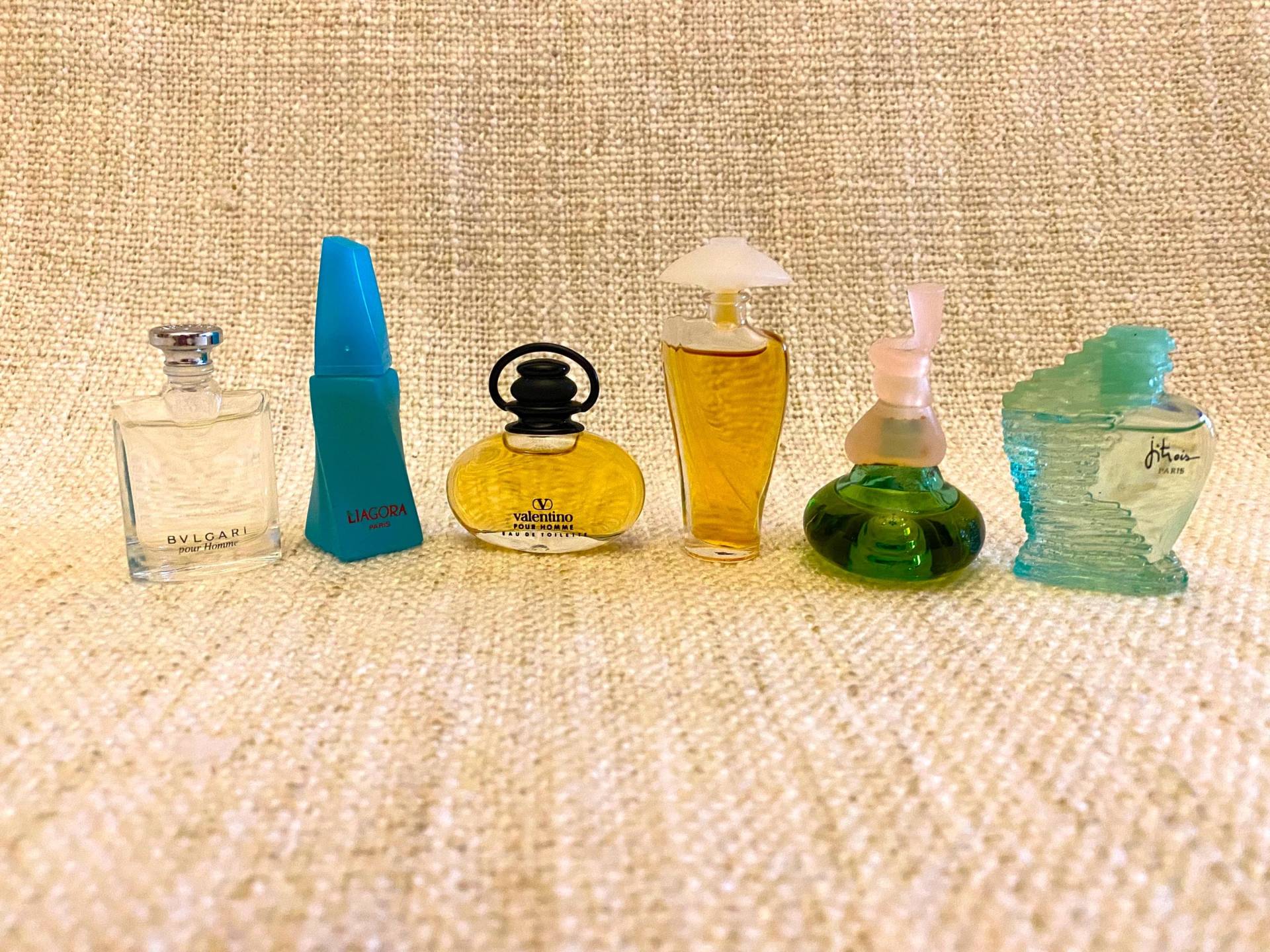 Perfume Bottle Set - 49 Bottles Miniature Bulgari, Liagora, Valentino, Jitrois, & Other Perfumes Perfume Bottle Set - 49 Bottles Miniature Bulgari, Liagora, Valentino, Jitrois, & Other Perfumes von Etsy - VintageStyleShopDE
