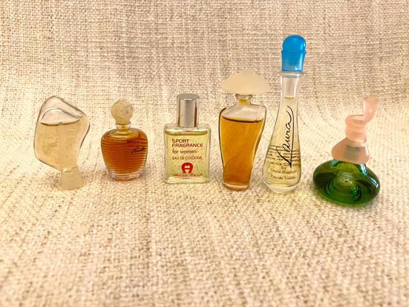 Perfume Bottle Set - 51 Bottles Miniature Rumba, Aigner, Laura, & Other Perfumes von Etsy - VintageStyleShopDE