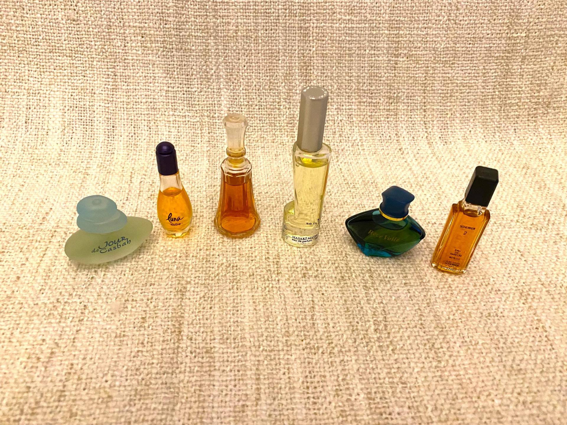 Perfume Bottle Set - 53 Bottles Miniature Jour De Cashbah, Luna, Opalise Private Number, Masaki Matsushima, Reve Voile, Jean Lois Scherrer Perfume Bottle Set - 53 Bottles Miniature Jour De Cashbah, Luna, Opalise Private Number, Masaki Matsushima, Reve Voile, Jean Lois Scherrer von Etsy - VintageStyleShopDE
