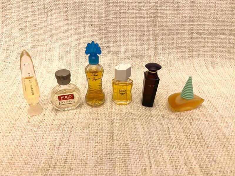 Perfume Bottle Set - 54 Bottles Miniature Hugo Boss Woman, Leida De Zagoras, Mcm, Naj Oleari, Other Perfumes von Etsy - VintageStyleShopDE