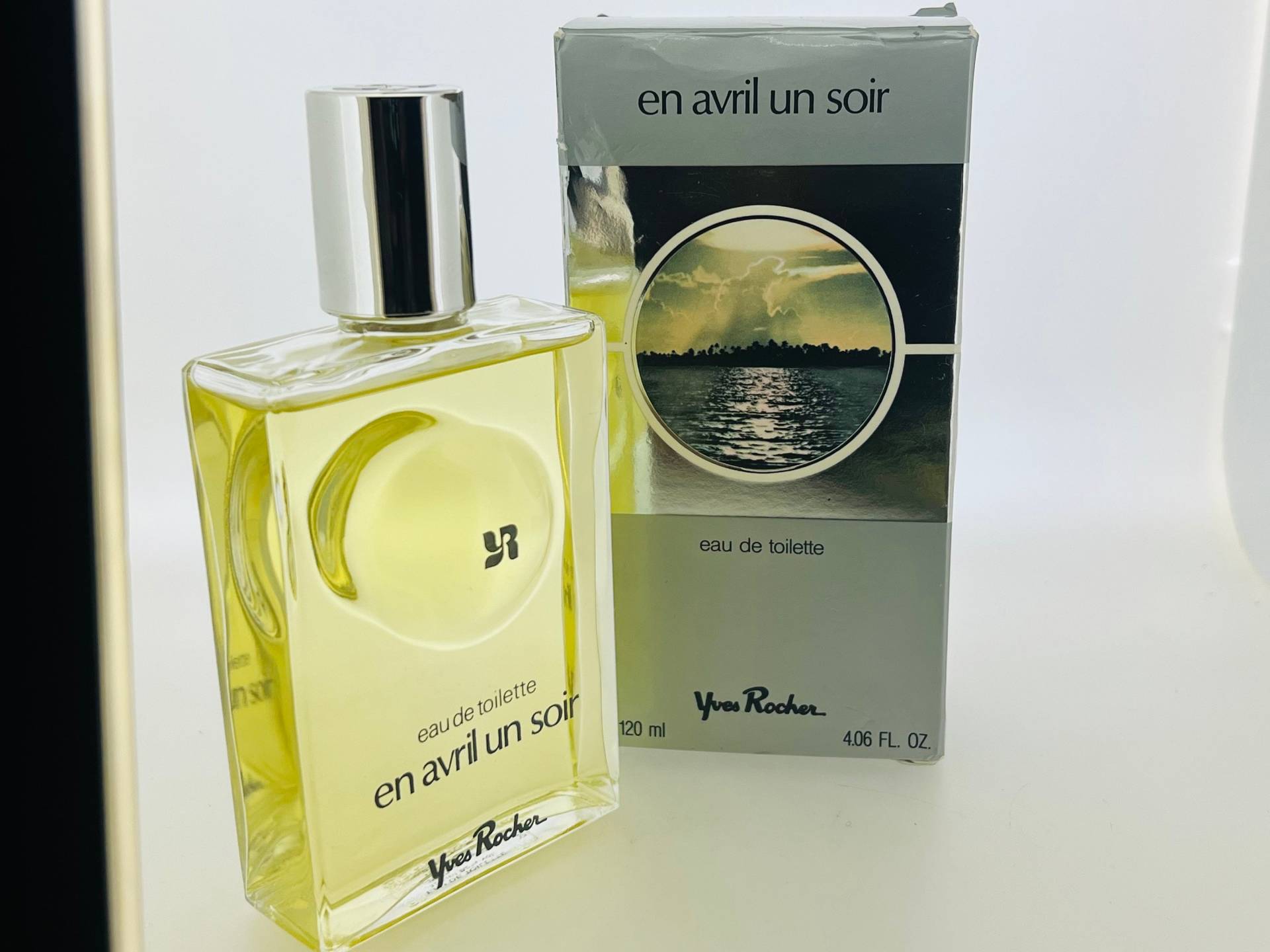 Vintage En Avril Un Soir By Yves Rocher - 1976 Eau De Toilette 120 Ml/4.06 Fl Oz Discontinued Chypre Floral Perfume Rare Vintage En Avril Un Soir By Yves Rocher - 1976 Eau De Toilette 120 Ml/4.06 Fl Oz Discontinued Chypre Floral Perfume Rare von Etsy - VintageStyleShopDE
