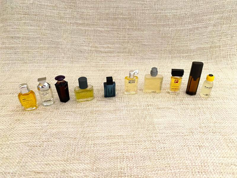 Vintage Mini Perfume Miniatures Set - 61, 10 Original Bottles Sealed & Full Collector Gift Rare Fragrances Collection von Etsy - VintageStyleShopDE