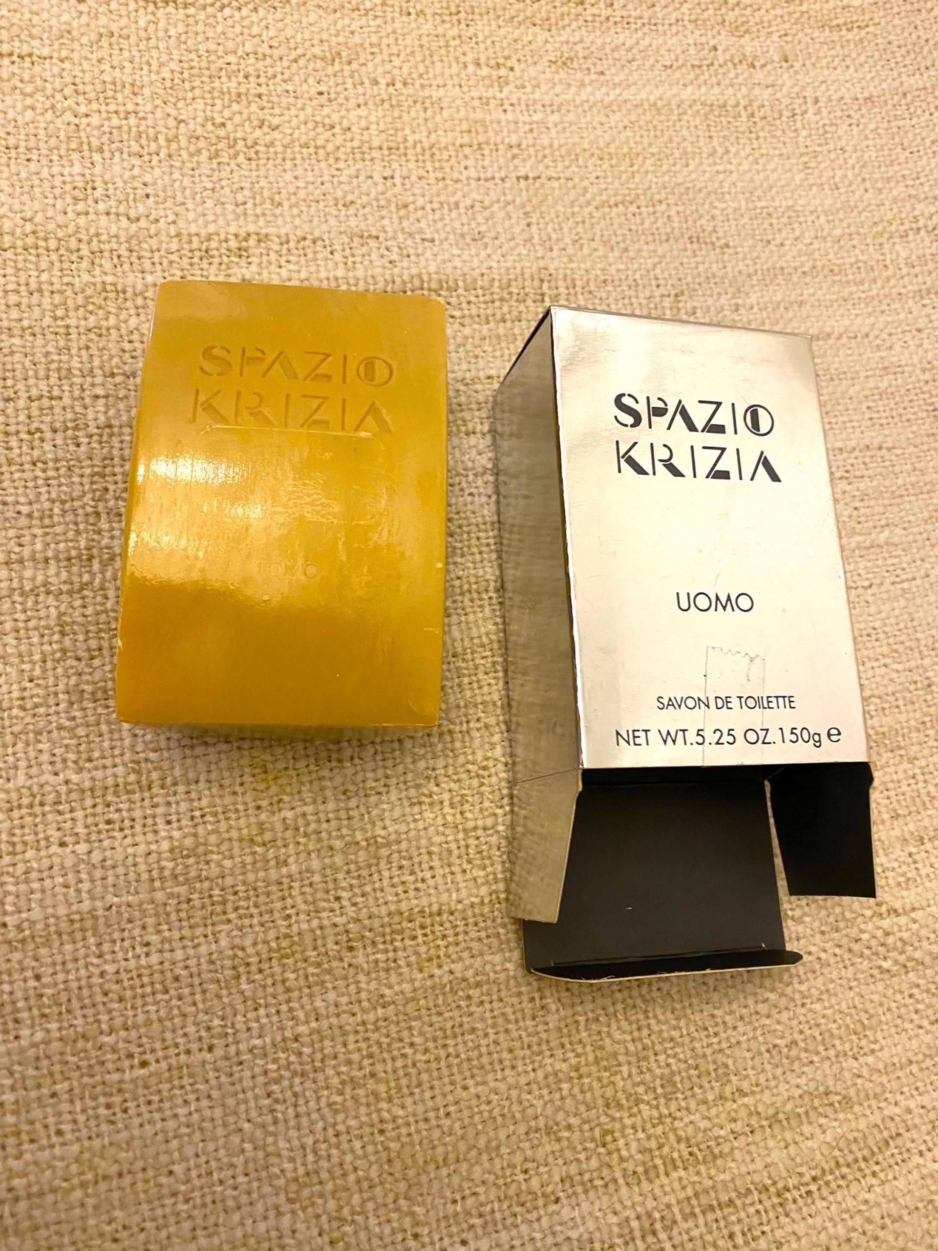Vintage Spazio Krizia Uomo Soap 150G | Savon De Toilette Sealed Made in Italy Retro Men's Designer Fragrance Rare Collectible Vintage Spazio Krizia Uomo Soap 150G | Savon De Toilette Sealed Made in Italy Retro Men's Designer Fragrance Rare Collectible von Etsy - VintageStyleShopDE