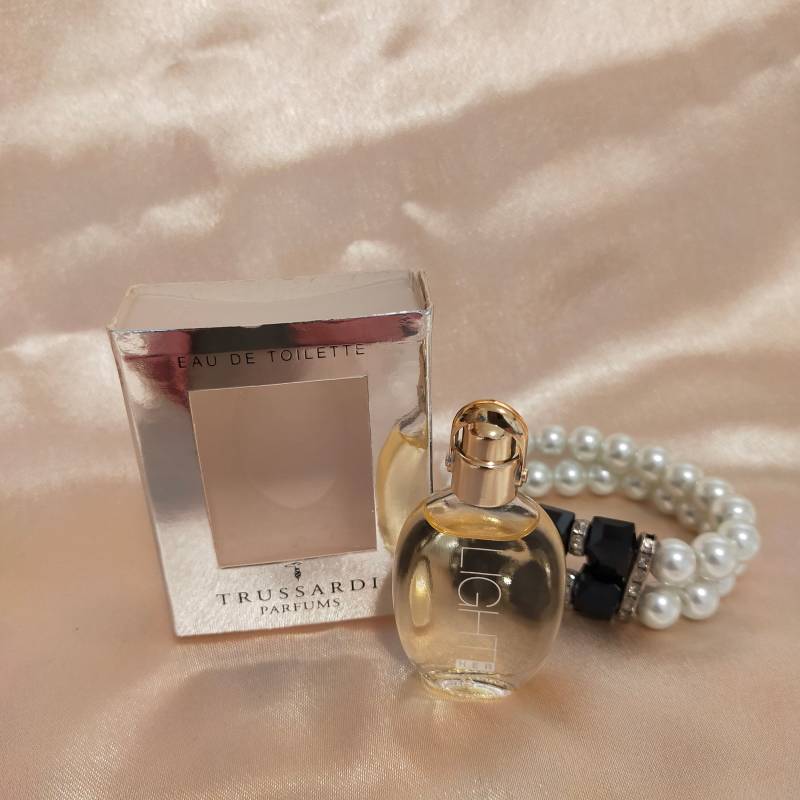 Trussardi "Light Her" Vintage Miniatur Parfüm Für Sammlung Seltene Mit Box von Etsy - Vintagepremiumitaly