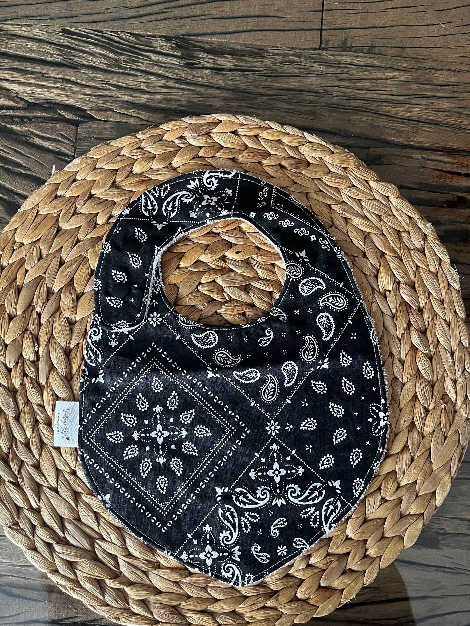 Handgefertigtes Rundes Babylätzchen Mit Originellem Muster von Etsy - Vintagerosesbaby