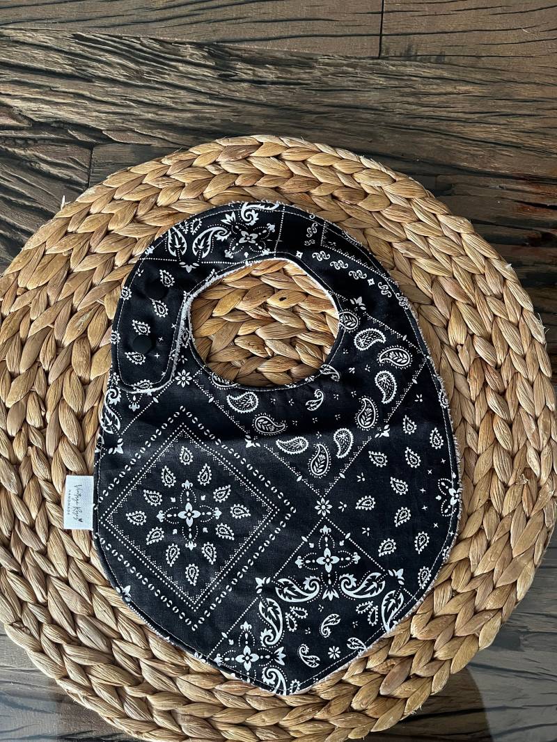 Handgefertigtes Rundes Babylätzchen Mit Originellem Muster von Etsy - Vintagerosesbaby