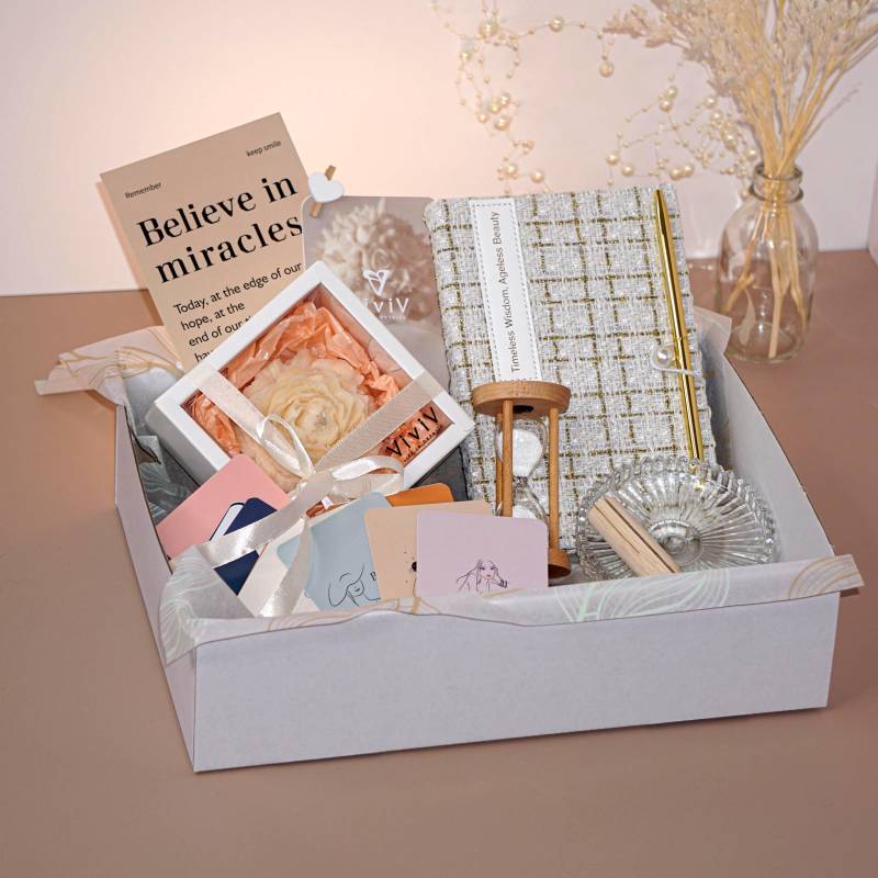 Personalisiertes Self Care Geschenkbox-Set Mit Kerze - Achtsamkeits- & Intentionsritual Für Sie von Etsy - VivivStudio