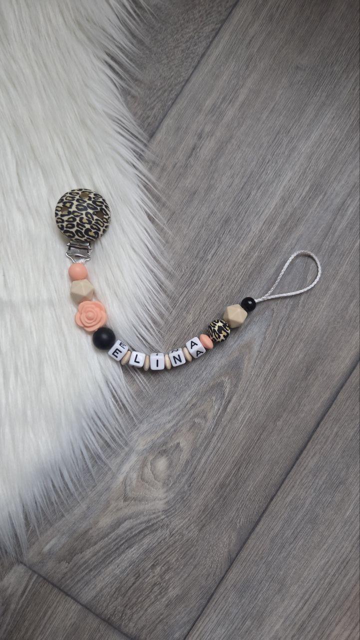 Schnullerkette Mit Namen Mädchen Leo Rose Schnullerkette Mit Namen Mädchen Leo Rose von Etsy - VmshopLaden