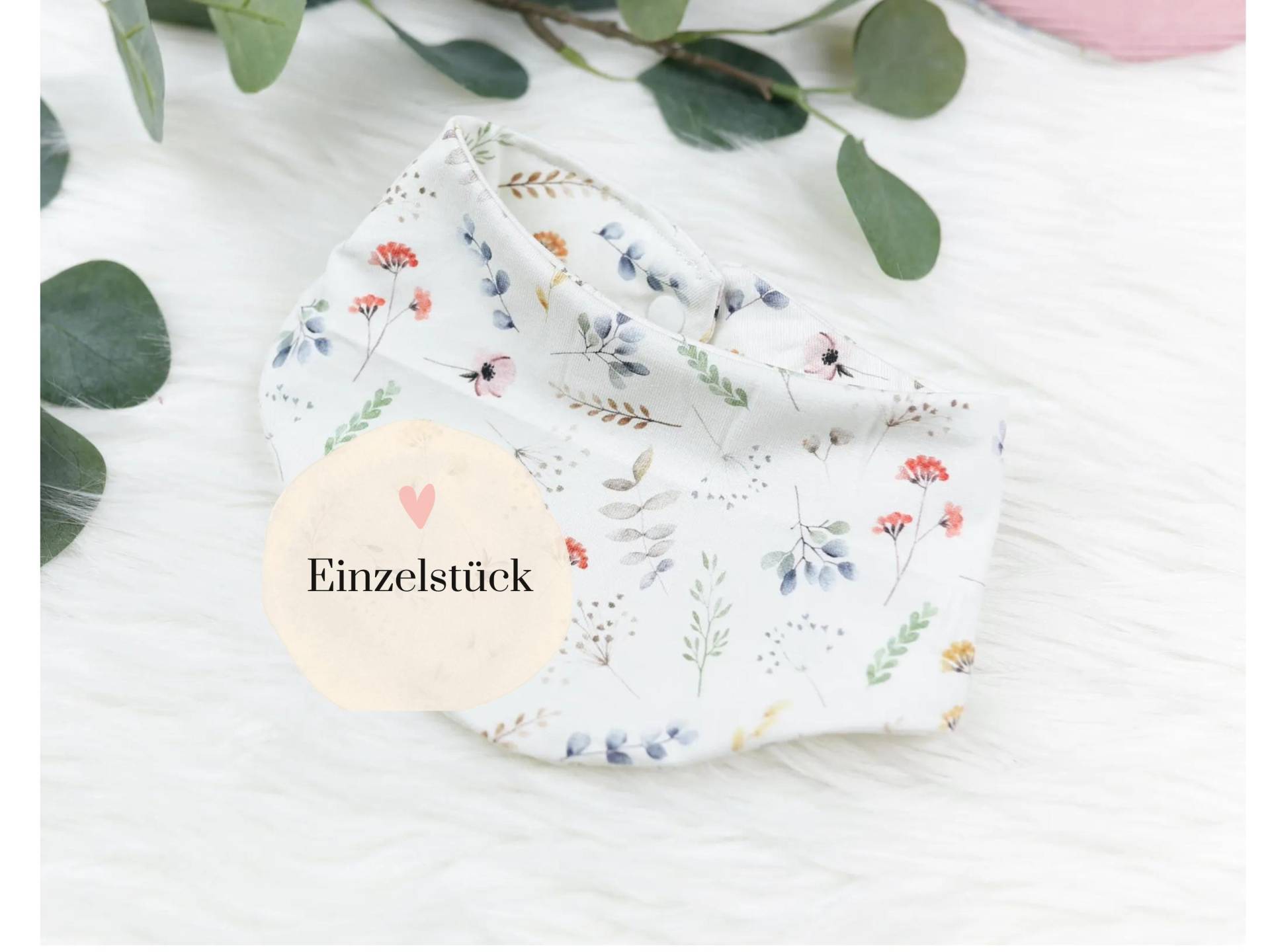 Einzelstück - Baby Halstuch Mit Blumen Muster Aus Jersey Genäht Und Druckknopf Verschließbar Mädchen Tuch von Etsy - Voodulu