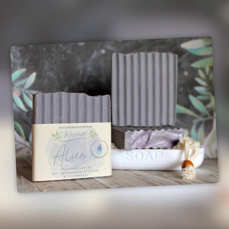 100G, Hand - & Körperseife „Alien", Handgefertigte Naturseife Aus Hochwertigen Pflanzenölen 100G, Hand - & Körperseife „Alien", Handgefertigte Naturseife Aus Hochwertigen Pflanzenölen von Etsy - WaschechtSeifen