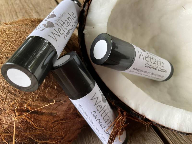 Lippenpflegestift Coconut Cream, Lippenpflege, Kokos, Kokosduft, Lippenstift, Schimmer, Pflegestift, Fettstift, Bio, Natur Lippenpflegestift Coconut Cream, Lippenpflege, Kokos, Kokosduft, Lippenstift, Schimmer, Pflegestift, Fettstift, Bio, Natur von Etsy - Welttante