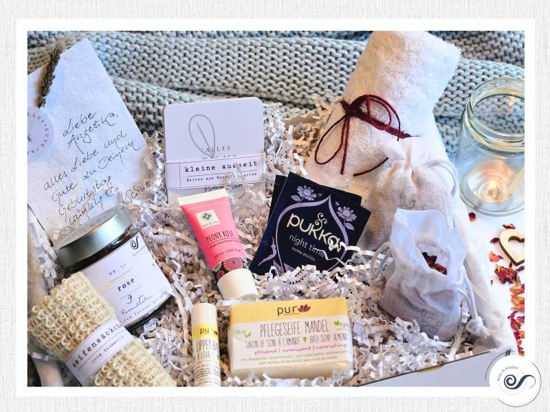 Wellness Geschenkbox - 10 Naturprodukte Im Geschenkset Für Frauen, Entspannung Geschenk, Kleine Auszeit Rosenduft Wellness Geschenkbox - 10 Naturprodukte Im Geschenkset Für Frauen, Entspannung Geschenk, Kleine Auszeit Rosenduft von Etsy - WerteUndSchaetze