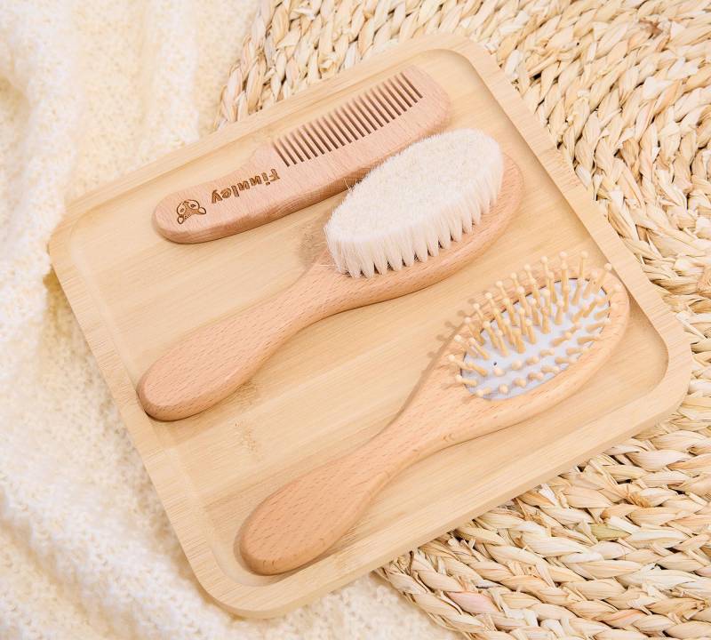 Personalisierte Hölzerne Baby Haarbürste Set, Hochzeit Party Geschenk Haarkamm, Baby-Dusche-Geschenk, Neugeborenen Geschenke, Brautjungfer von Etsy - WhisperingWindsTea