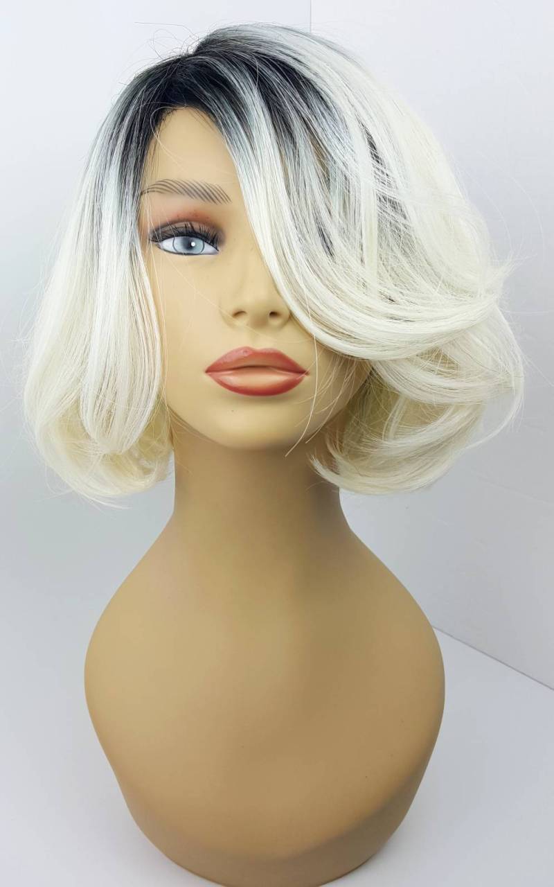 Blonde Bob Perücke, Mit Dunklen Wurzeln, Kurzer Stacked Bob, Blonder Ombre Geschwungenen Schichten von Etsy - WigCraving