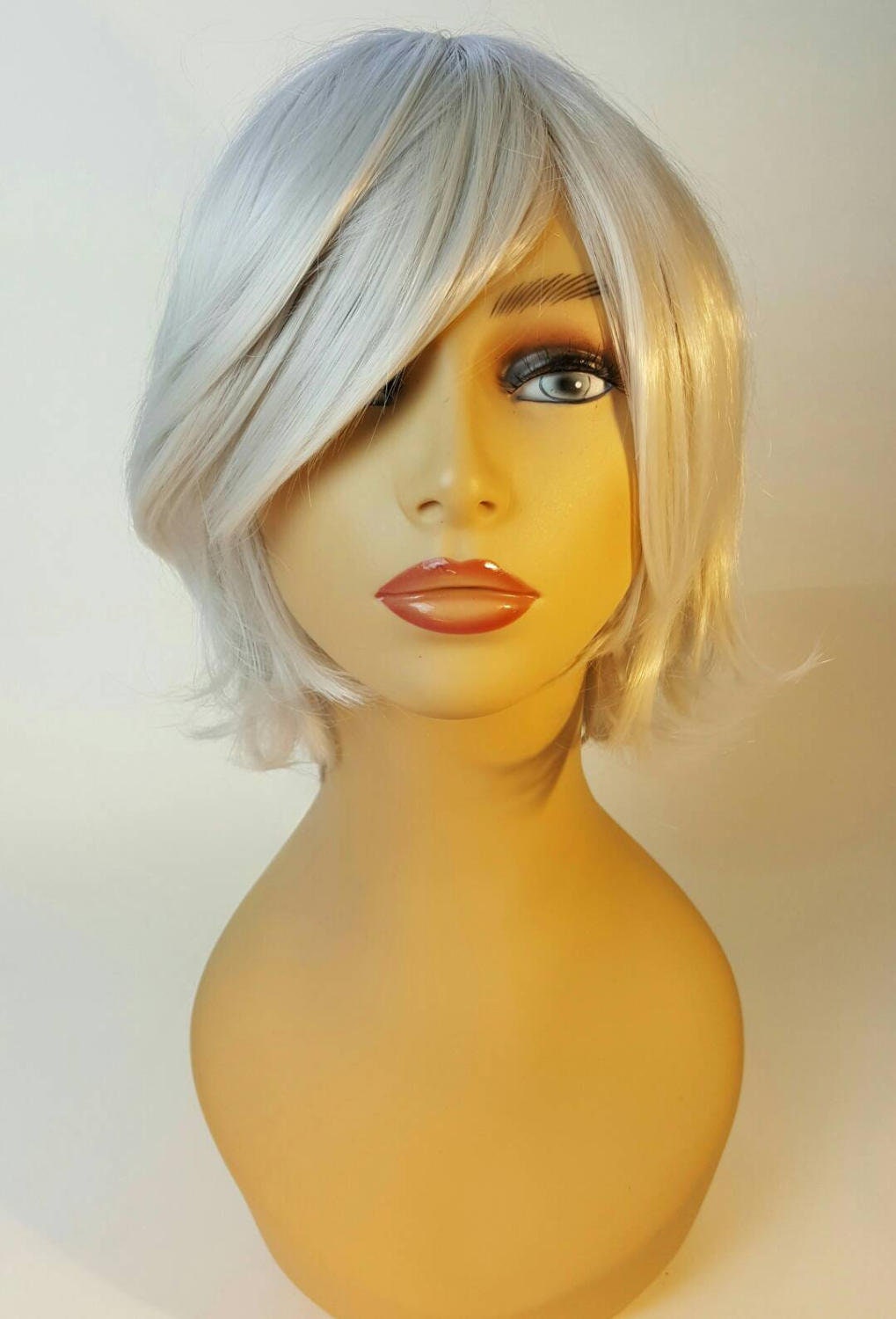 Kurze Gestufte Perücke, Kurze Blonde Platinblonde Kurzer Silberblonder Gestufter Schnitt Mit Langem Pony von Etsy - WigCraving