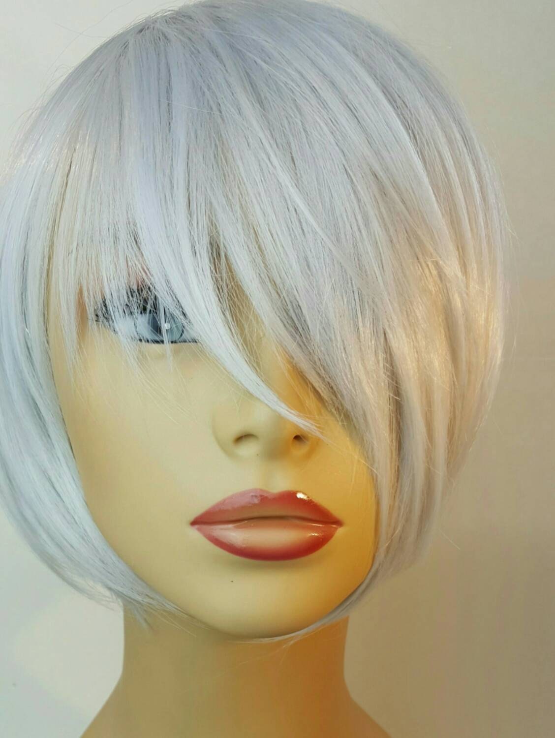 Kurze Platin Bob Perücke, Seitenknall, Silber Bob, Gestapelter Kinnlanger Grauer von Etsy - WigCraving