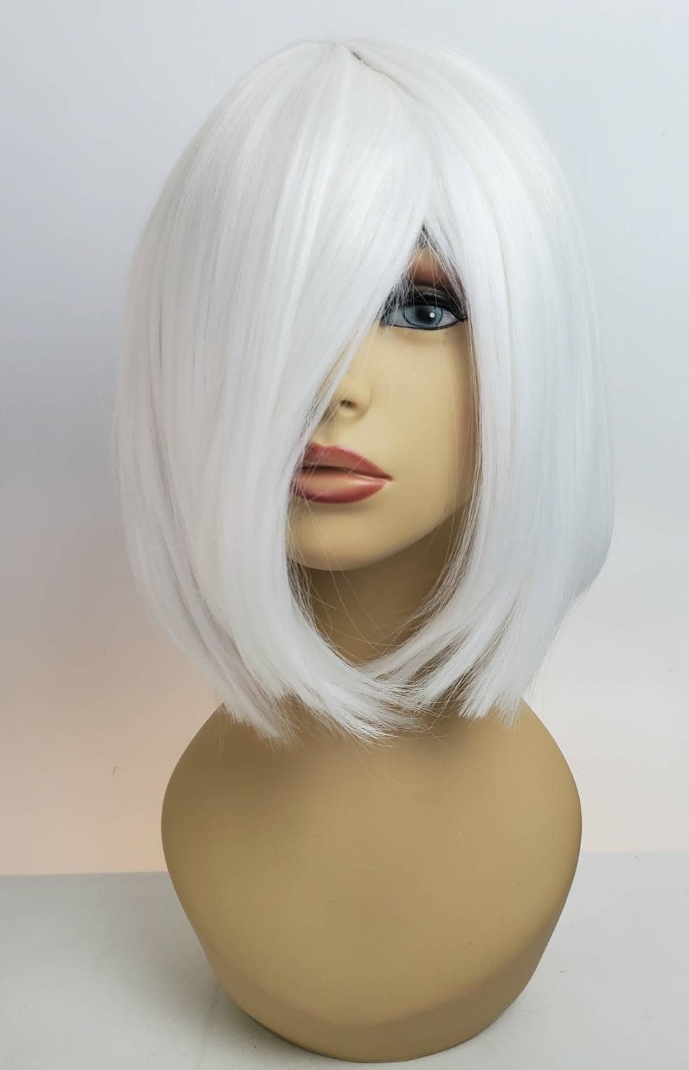 Kurze Weiß Blonde Perücke in A-Linie, Gestapelt A-Linie Bob, Kurzer Blonder Gestapelter von Etsy - WigCraving
