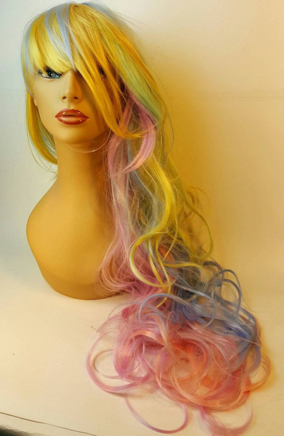 Meerjungfrau, Einhorn, Lange Gewellte Pastell Regenbogen Perücke, Regenbogen-Perücke, Bunte Perücke von Etsy - WigCraving