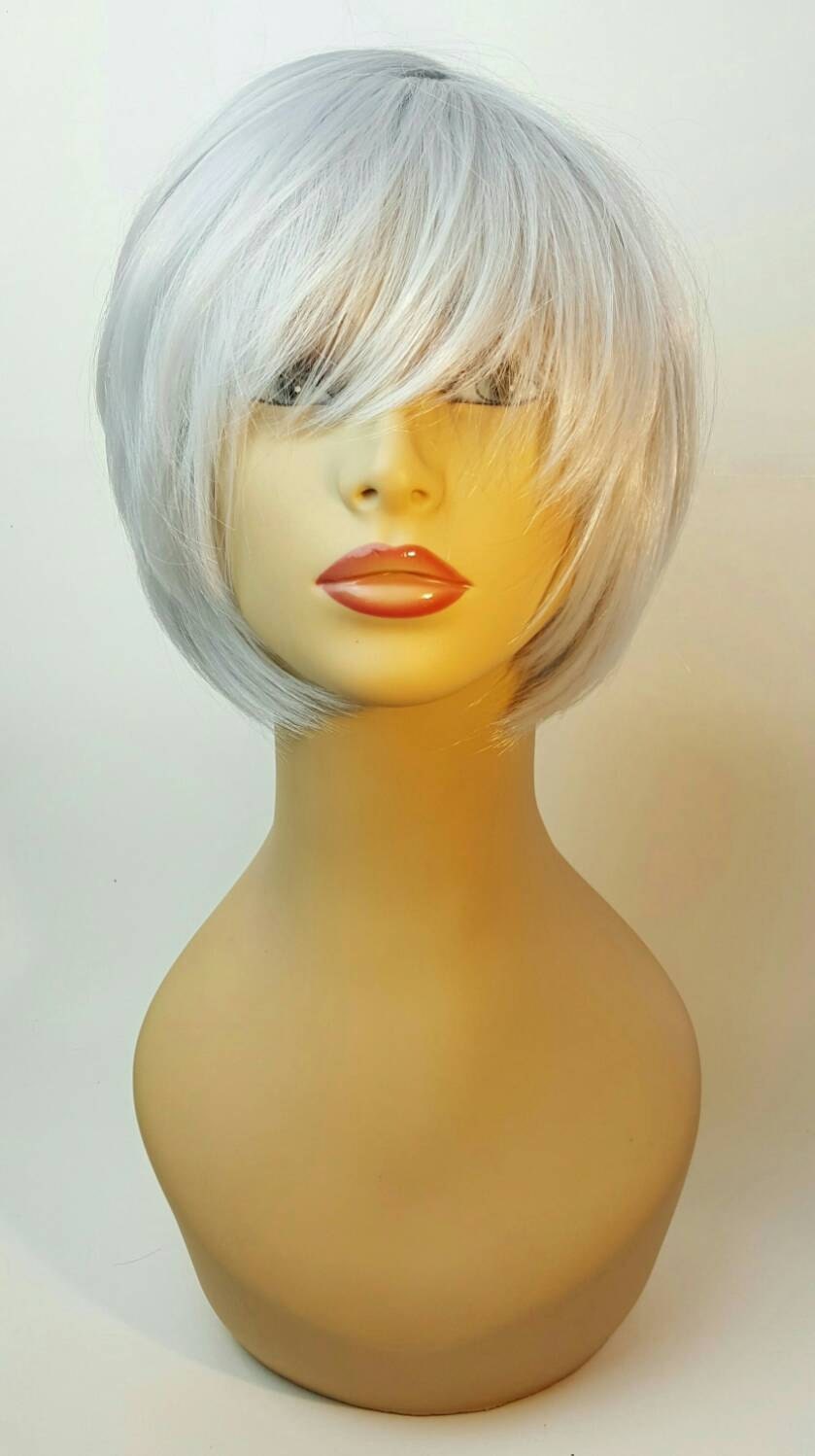 Silber Blonde Bob-Perücke, Kurze Gestapelte Weiche Gesichtsform, Silberne Bob, Perücken von Etsy - WigCraving