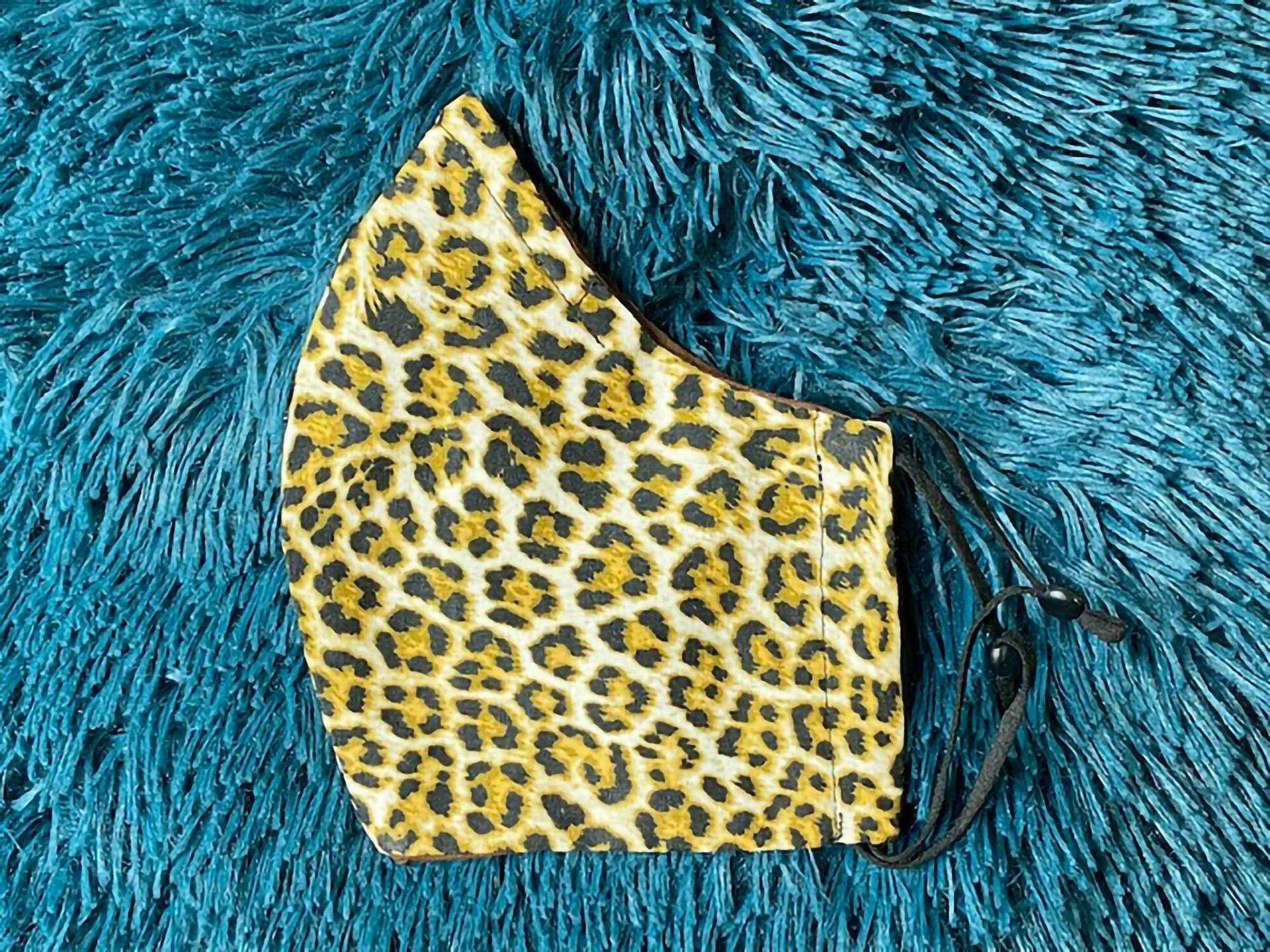Leopard Print Verstellbare Gesichtsmaske Leopard Print Verstellbare Gesichtsmaske von Etsy - WilEMasks